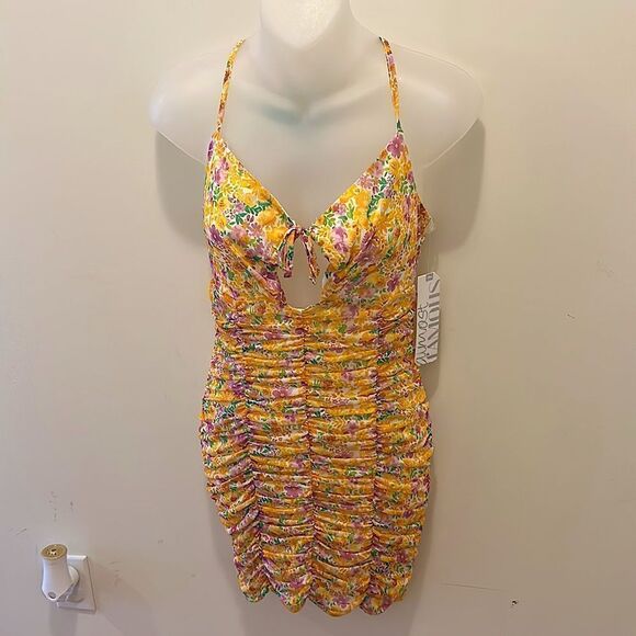 Almost Famous Floral Yellow Bodycon Dress Spring Easter Medium M NWT - Picture 1 of 9